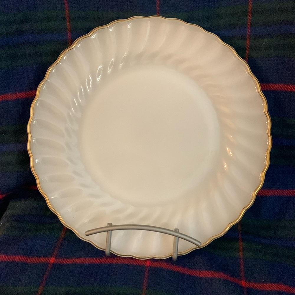Anchor Hocking milk glass plate, 10 inch diameter.